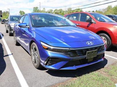 Used 2024 Hyundai Elantra SEL w/ Convenience Package