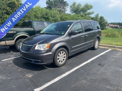 Used 2016 Chrysler Town & Country Touring w/ Driver Convenience Group