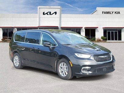 Used 2023 Chrysler Pacifica Touring-L