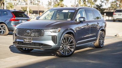 New 2025 Volvo XC90 B6 Ultra w/ Lounge Package