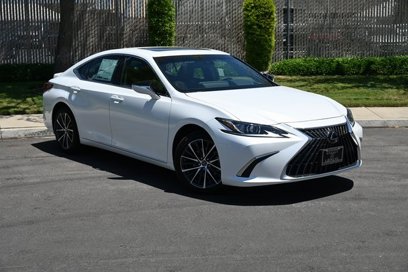 New 2025 Lexus ES 300h w/ Premium Package