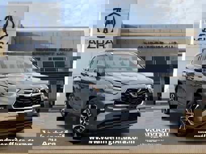 Used 2021 Toyota Highlander XLE