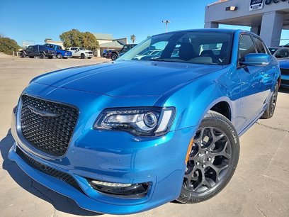New 2023 Chrysler 300 Touring L w/ Safetytec Plus Group