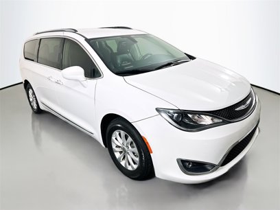 Used 2018 Chrysler Pacifica Touring-L Plus
