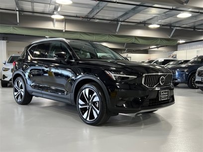 Used 2025 Volvo XC40 B5 Plus w/ Protection Package Premier