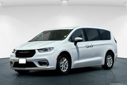 Used 2023 Chrysler Pacifica Touring-L