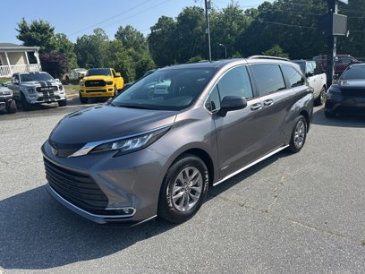 Used 2021 Toyota Sienna XLE