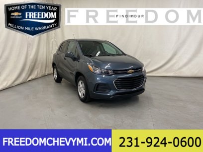 Used 2022 Chevrolet Trax LS w/ Tint and Cruise Package