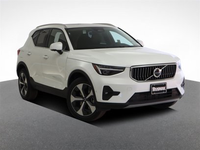 New 2025 Volvo XC40 B5 Plus w/ Protection Package Premier