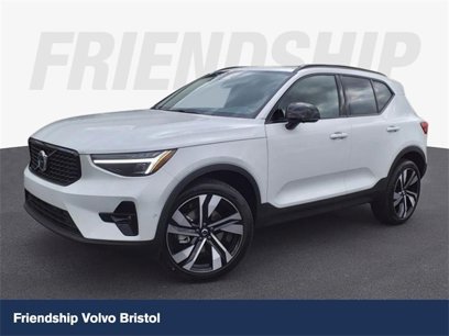 New 2025 Volvo XC40 B5 Ultra w/ Climate Package