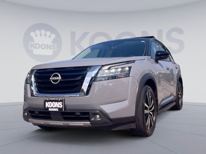 Used 2023 Nissan Pathfinder Platinum w/ Lighting Package (N93)