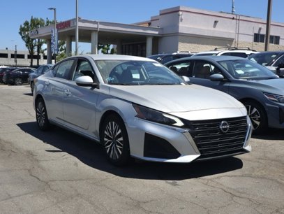 Used 2023 Nissan Altima 2.5 SV
