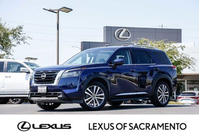 Used 2022 Nissan Pathfinder Platinum w/ Cargo Package