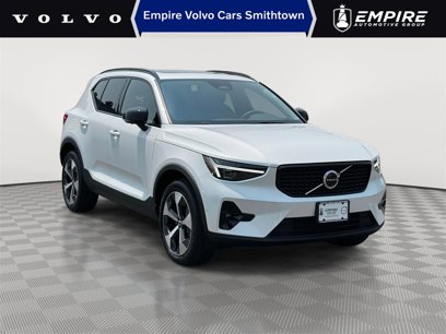 Certified 2025 Volvo XC40 B5 Plus w/ Protection Package Premier