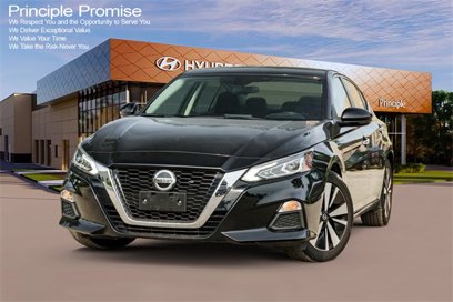 Used 2022 Nissan Altima 2.5 SV w/ SV Premium Package