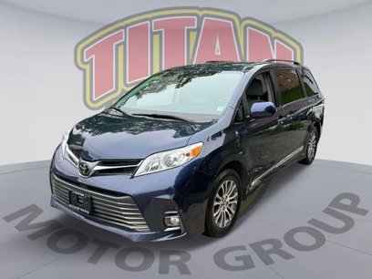 Certified 2018 Toyota Sienna XLE Premium
