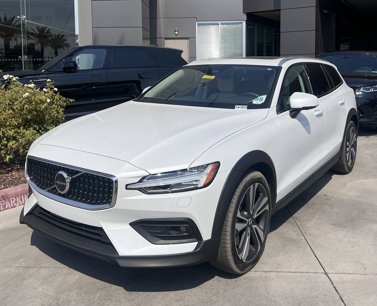 Used 2024 Volvo V60 B5 Cross Country Plus