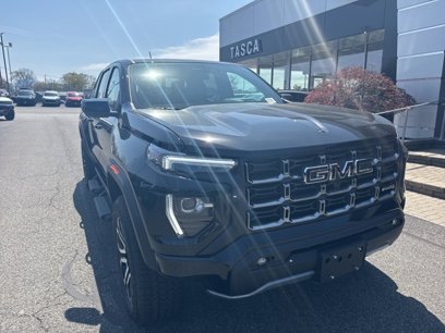 New 2025 GMC Canyon AT4 w/ Nightfall Edition