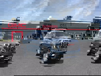 New 2025 GMC Yukon Denali w/ Sun & Power Step Package