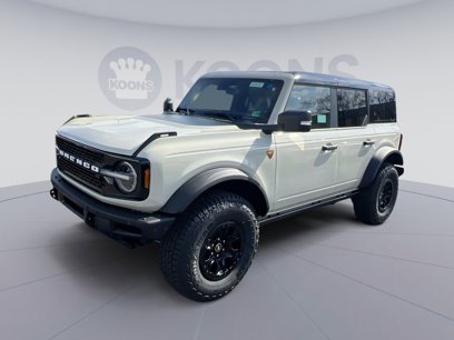 New 2025 Ford Bronco Badlands w/ Sasquatch Package