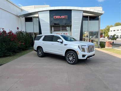 New 2025 GMC Yukon Denali w/ Sun & Power Step Package