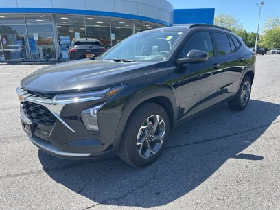 Used 2025 Chevrolet Trax LT w/ Sunroof Package