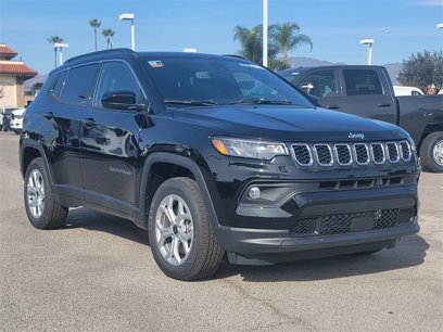 New 2025 Jeep Compass Latitude w/ Sun and Sound Group