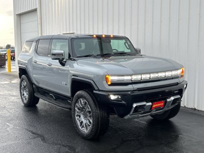 New 2025 GMC Hummer EV 3X w/ LPO, Roof Cross Rail Package