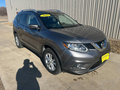 Used 2016 Nissan Rogue SV w/ SV Premium Package