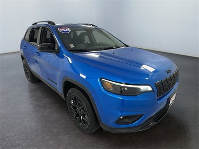Used 2023 Jeep Cherokee Altitude Lux