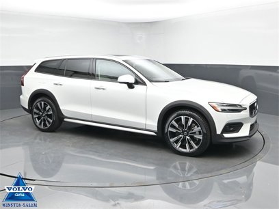 New 2025 Volvo V60 B5 Cross Country Ultra w/ Protection Package Premier