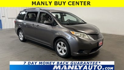Used 2017 Toyota Sienna LE