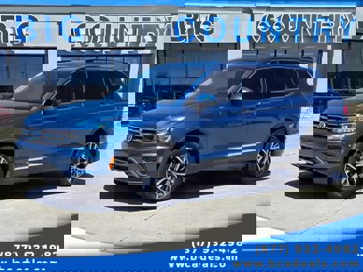 Used 2018 Volkswagen Tiguan SE w/ Panoramic Sunroof Package