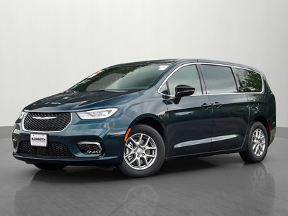 New 2025 Chrysler Pacifica Select