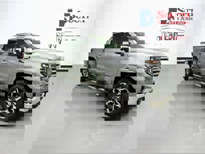 New 2025 GMC Sierra 1500 SLT