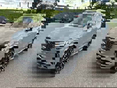 New 2025 Volvo XC90 T8 Plus w/ Protection Package