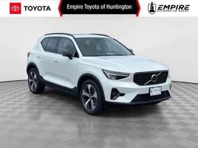 Used 2023 Volvo XC40 B5 Plus w/ Protection Package Premier