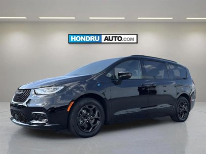 Used 2024 Chrysler Pacifica Premium