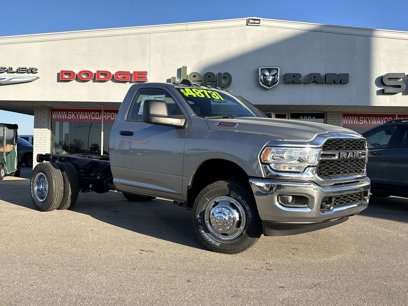 New 2024 RAM 3500 Tradesman w/ Chrome Appearance Group