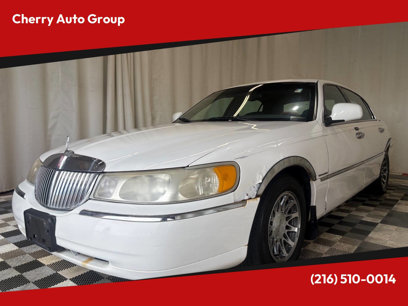 Used 2001 Lincoln Town Car Signature