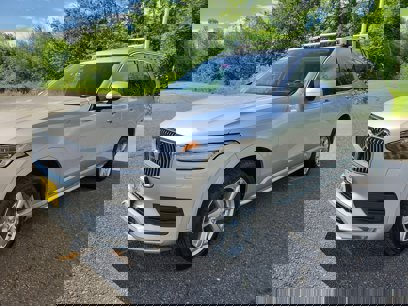 Used 2020 Volvo XC90 T6 Momentum