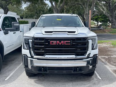 New 2024 GMC Sierra 3500 Pro w/ Convenience Package