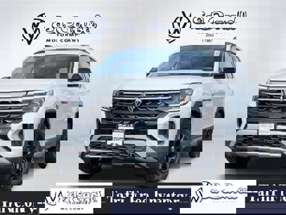 New 2025 Volkswagen Atlas Peak Edition SE