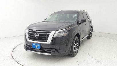 Used 2024 Nissan Pathfinder Platinum w/ Cargo Package