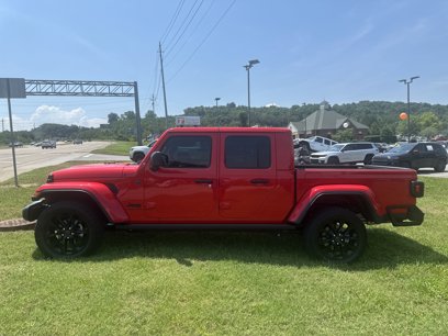 Used 2024 Jeep Gladiator Sport