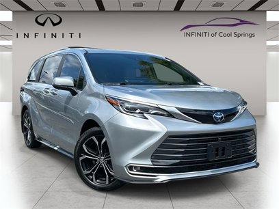Used 2025 Toyota Sienna Platinum