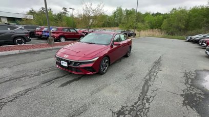 New 2025 Hyundai Elantra Limited