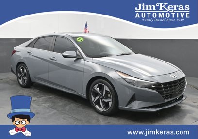 Used 2021 Hyundai Elantra SEL w/ Convenience + Premium Package