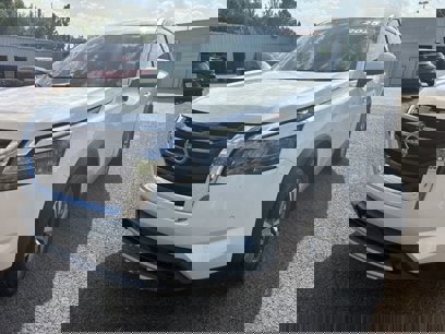 Used 2025 Nissan Pathfinder SL