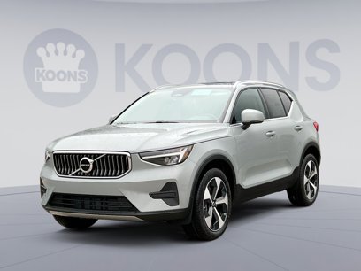 New 2025 Volvo XC40 B5 Core w/ Protection Package Premier